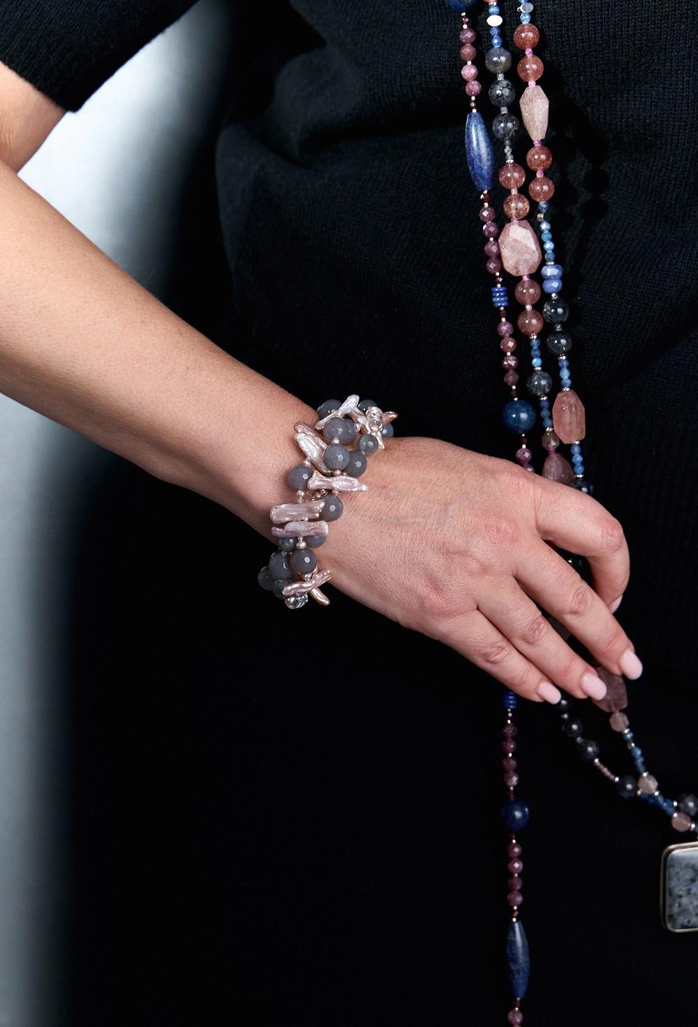 Браслеты из камней